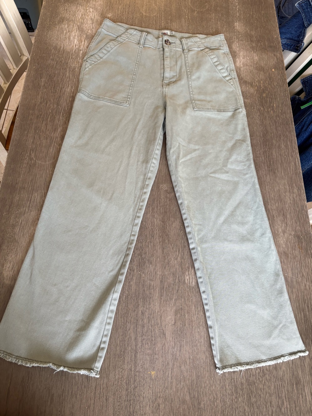 Faherty Cropped utility  Jeans in Sage